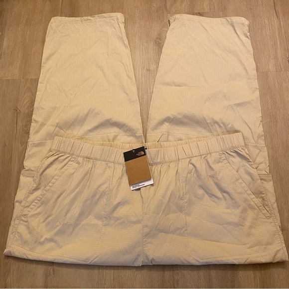 NWT The North Face Spring Relaxed Fit Lightweight Cargo Pants Adjustable Hem 3XL - Picture 3 of 15